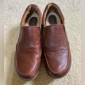 BOC full leather brown flats